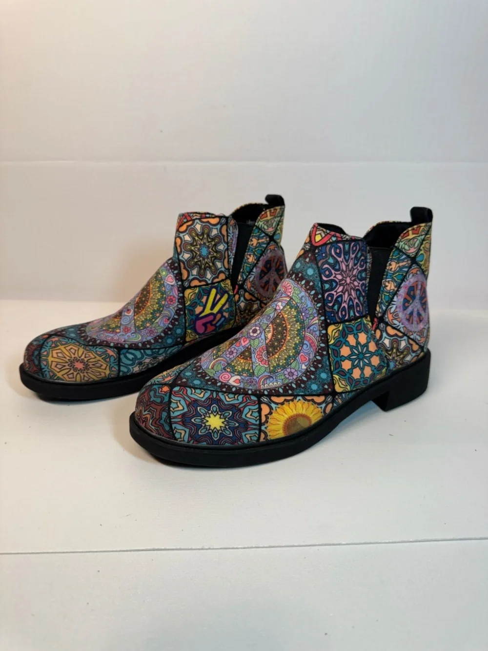 Yes We Vibe Psychedelic Peace Mandala Chelsea Boots Size 7.5